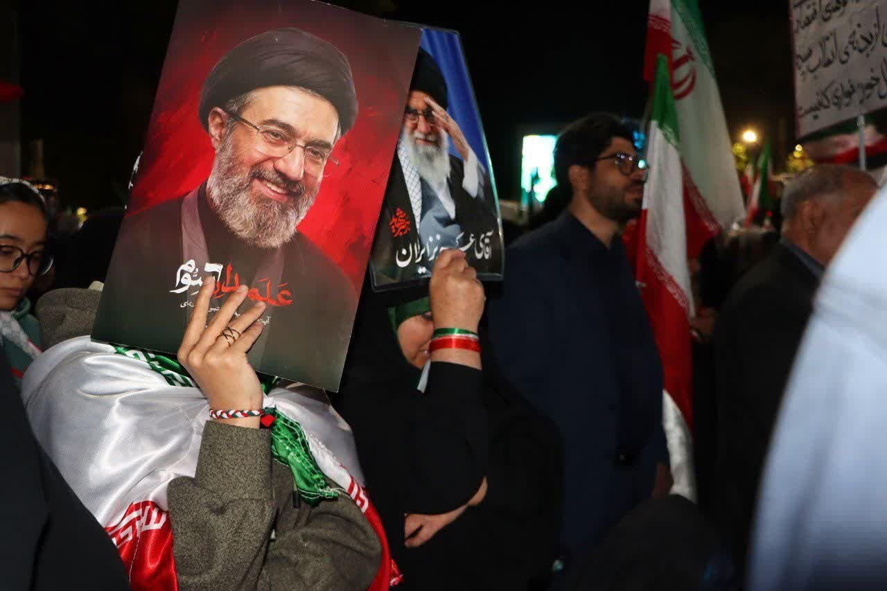 اجتماع مردم مهاجران در بیعت با امام شهید به ایستگاه ۱۲۲ رسید