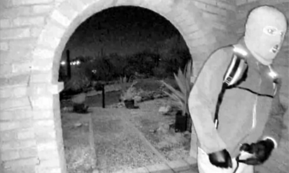 رویترز، افبیآی معتقد است که یادداشتهای باجگیری در پرونده نانسی گاتری جعلی هستند
