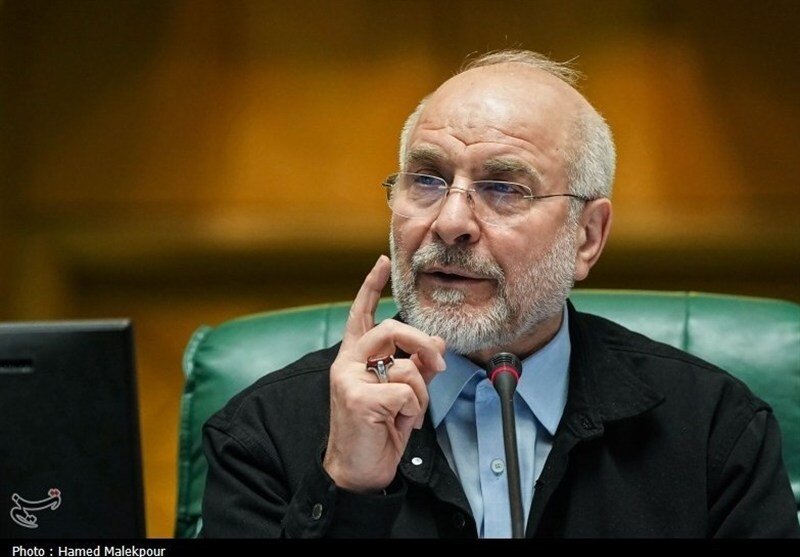 حرفهای نبویان را که معلوم بود چه خواهد گفت روی آنتن زنده پخش کردید و یخنرانی قالیباف را قطع می کنید؟