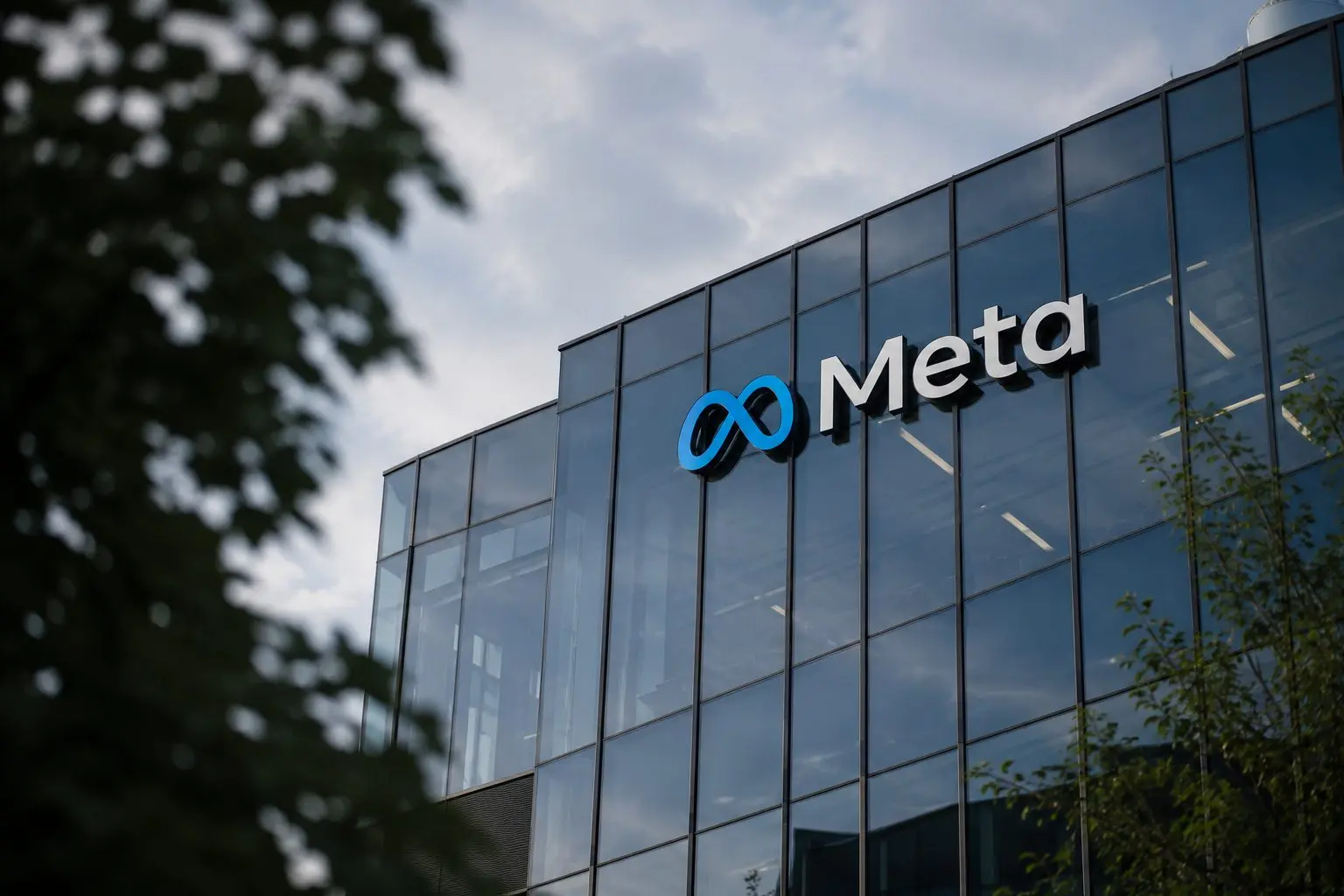 گزارش ابری Meta Platforms (NASDAQ:META) سهم‌ها را بالاتر می‌فرستد، روی CoreWeave (NASDAQ:CRWV)، Nebius (NASDAQ:NBIS) سنگینی می‌کند.