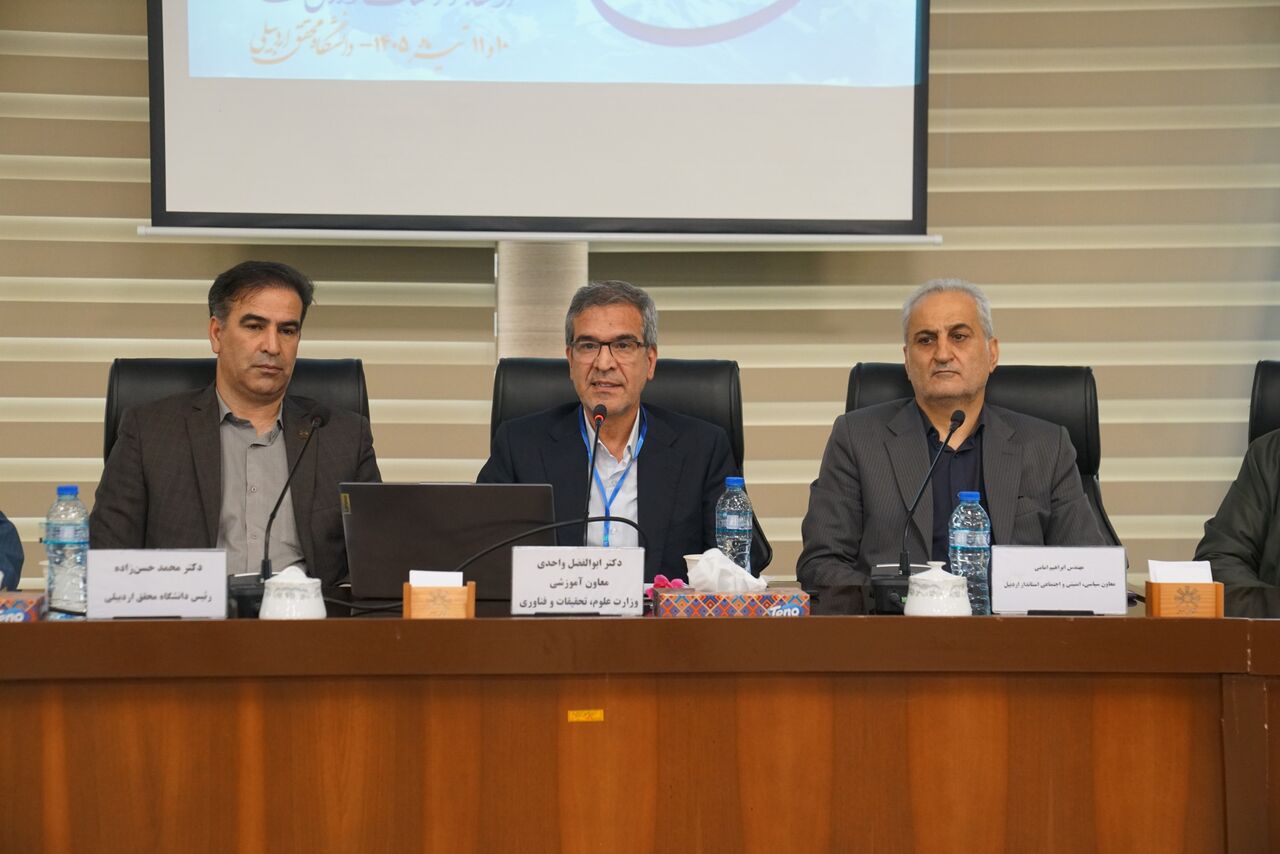 اخبار کوتاه/ رییس دانشگاه محقق اردبیلی: آموزش رکن اصلی دانشگاههاست
