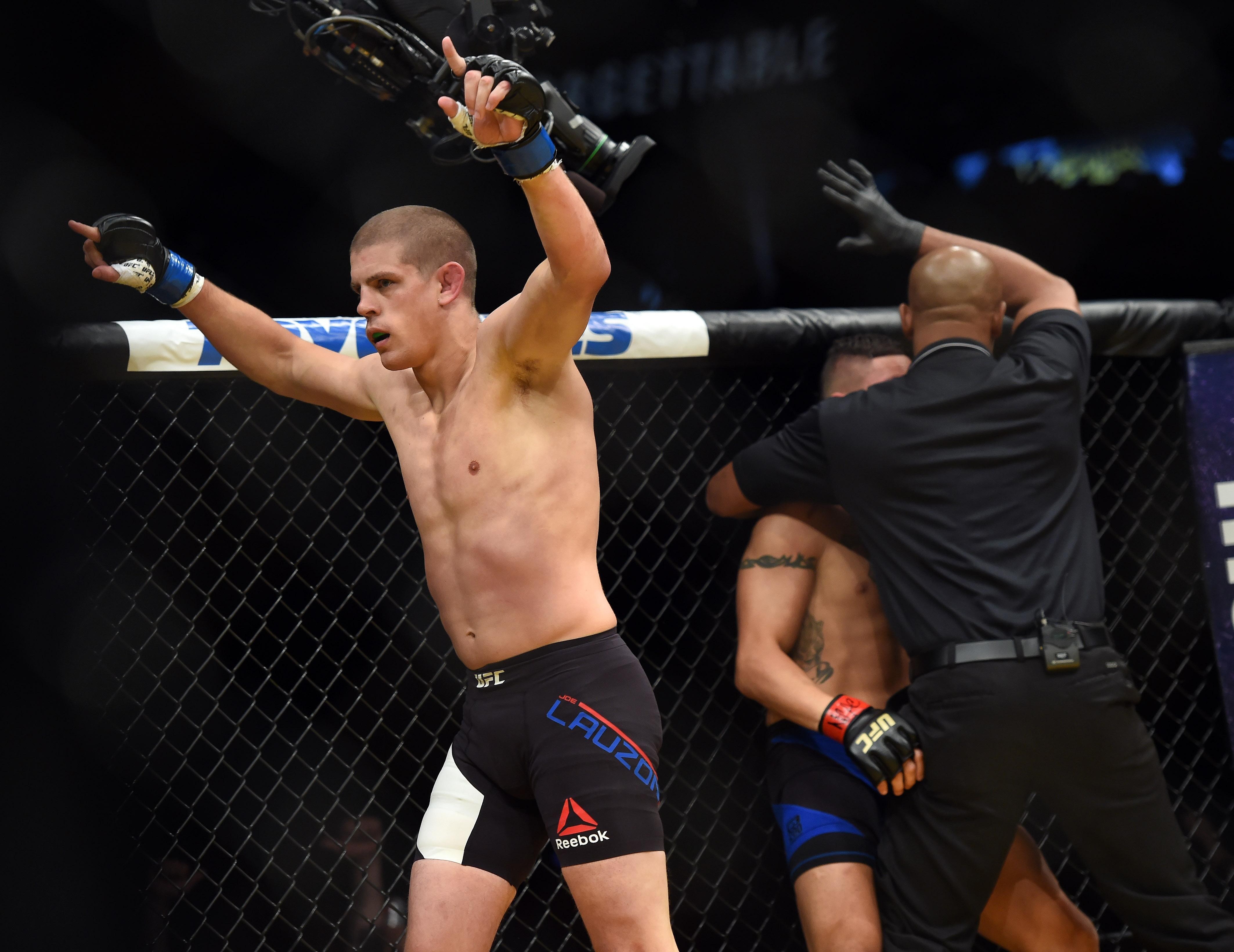 جو لاوزون واکنش UFC را پس از توضیح تمایل خود برای بازگشت به مبارزه BKFC فاش می کند