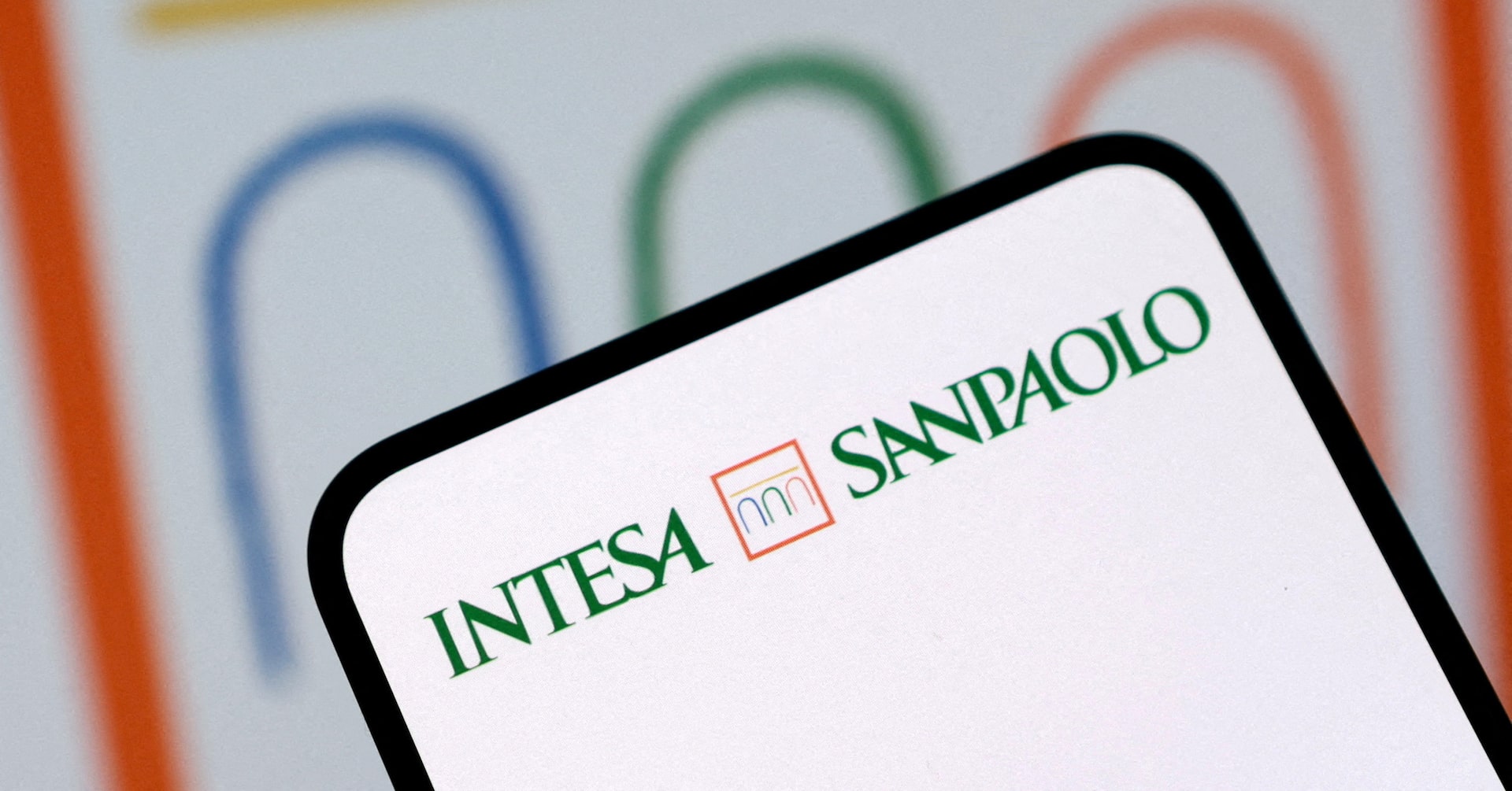 Intesa ایتالیا سیستم های بانکداری فناوری اطلاعات اصلی را به فناوری ابری گوگل تغییر می دهد