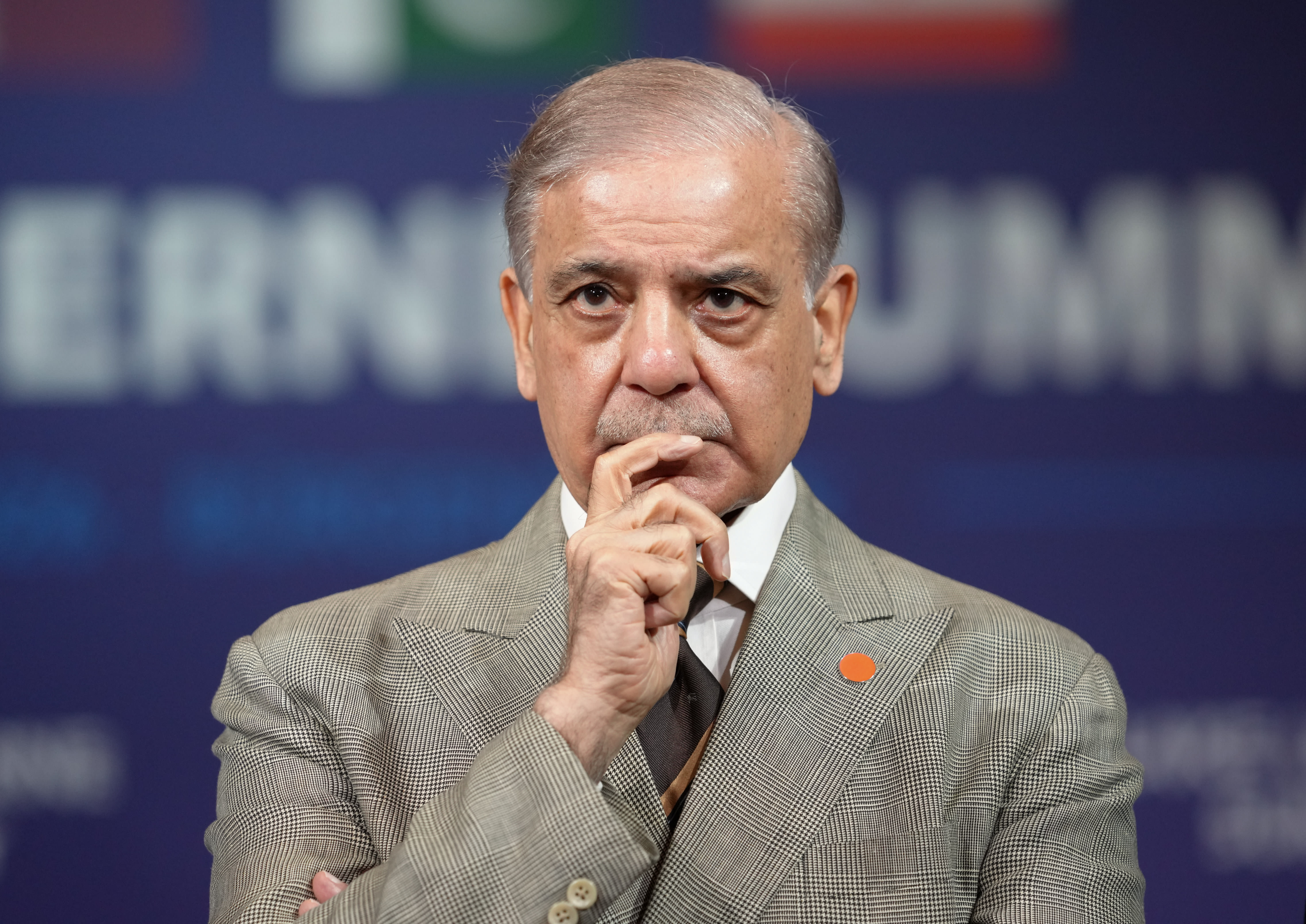 شهباز شریف نخست وزیر پاکستان و دیگر رهبران جهان در مراسم تشییع پیکر خامنه ای شرکت می کنند