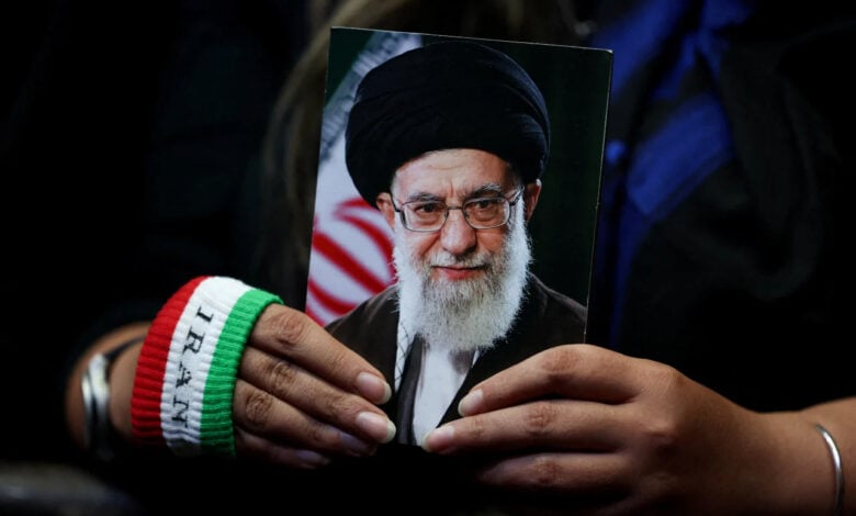 پیکر خامنه ای به نجف می رود. بغداد این را نخواست.