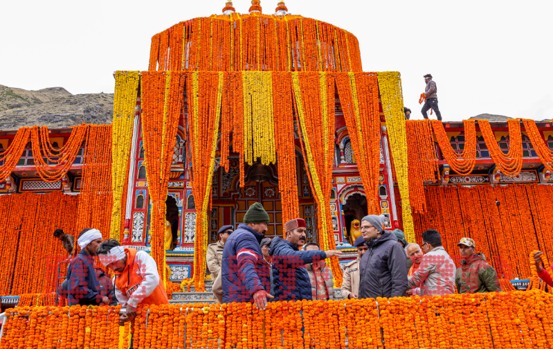پس از Ayodhya، Badrinath Dham توسط ادعای سرقت ضربه خورد. پروب سفارش داده شد