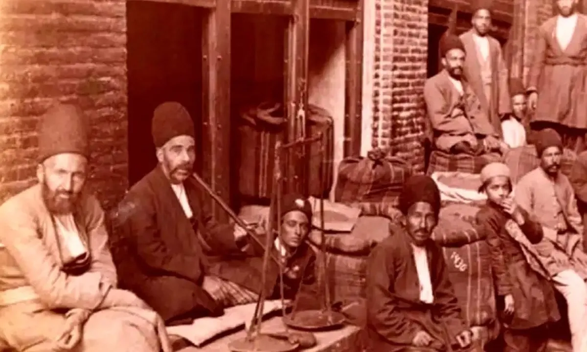 نمایی از کتابفروشان دورهگرد در دوران قاجار