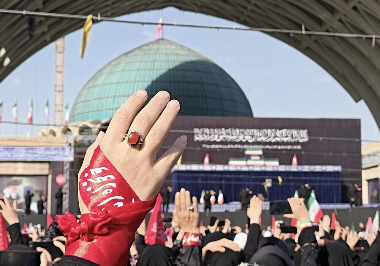 به شوق دیدار معشوق پشت در بودن بهترین جای دنیاست