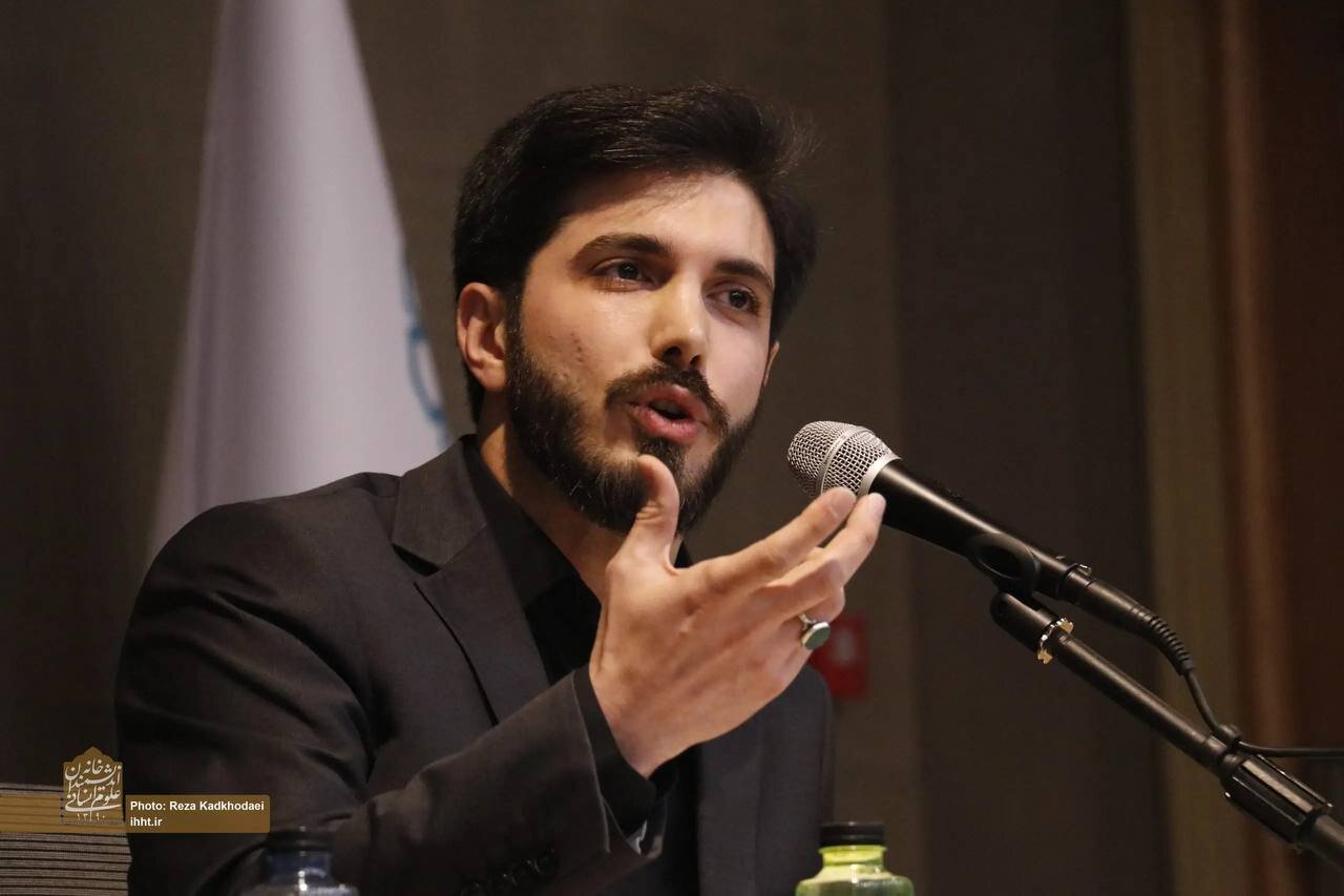 مهدی سیمایی صراف: عظمت عاشورا بر حق انتخاب استوار است