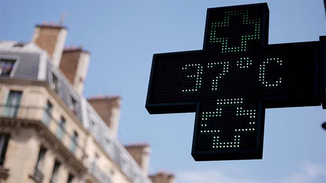 در فرانسه، بلژیک و هلند دست‌کم 3700 نفر در اثر موج گرما جان خود را از دست دادند.