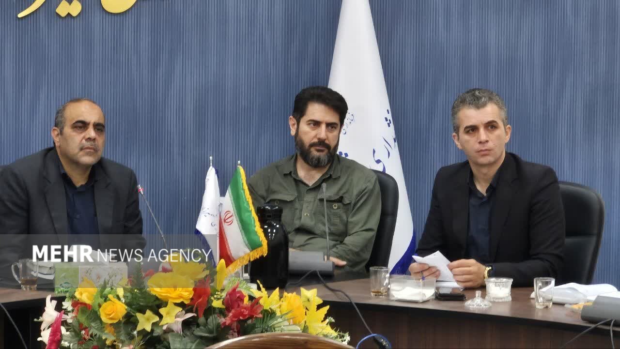 ملخ به مزارع پشتکوه رسید؛ فرماندار مهدیشهر خواهان اقدام فوری شد