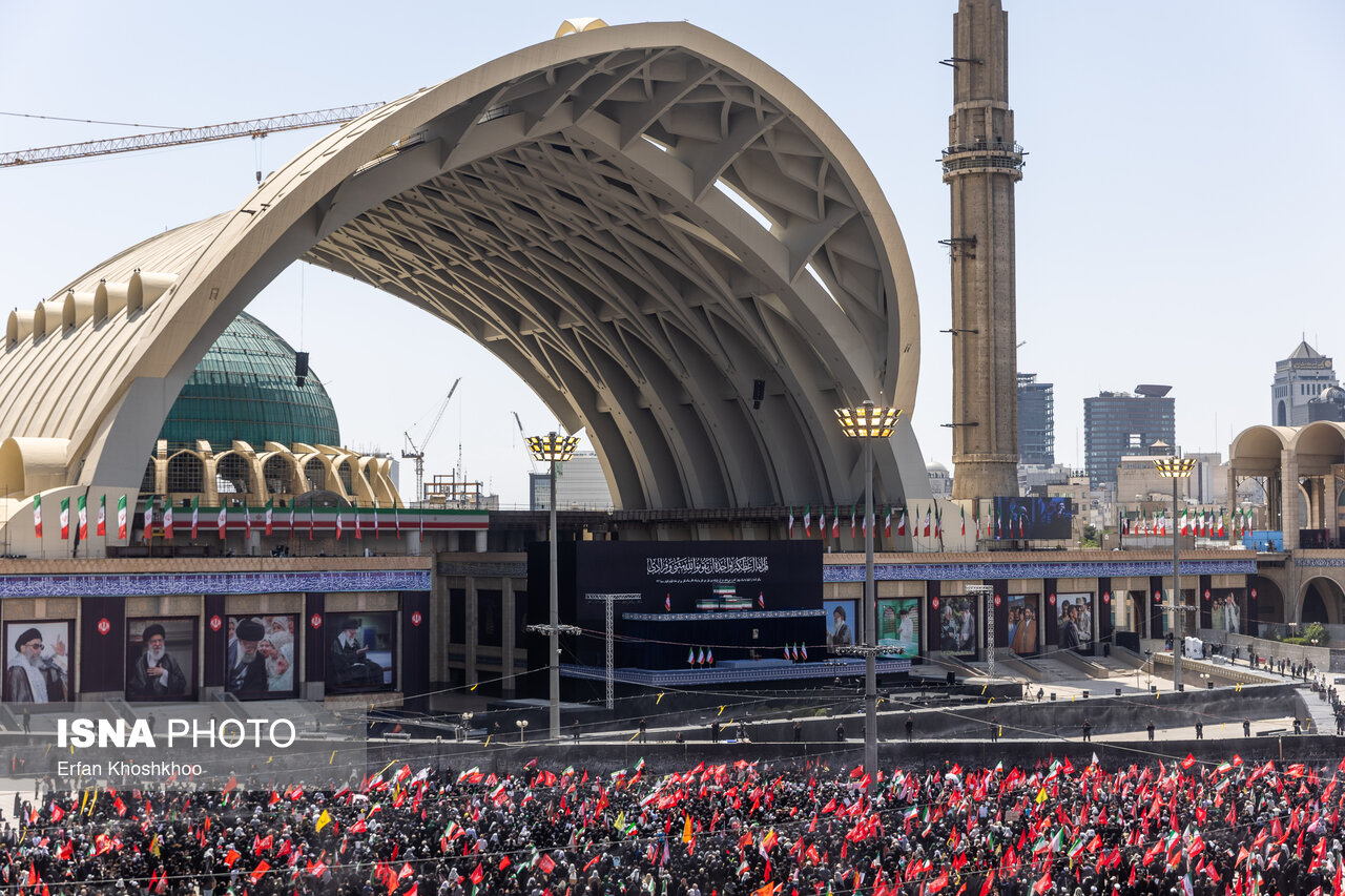 در صف خریداران حقیقت؛ برای بدرقه‌ سردار شهیدان