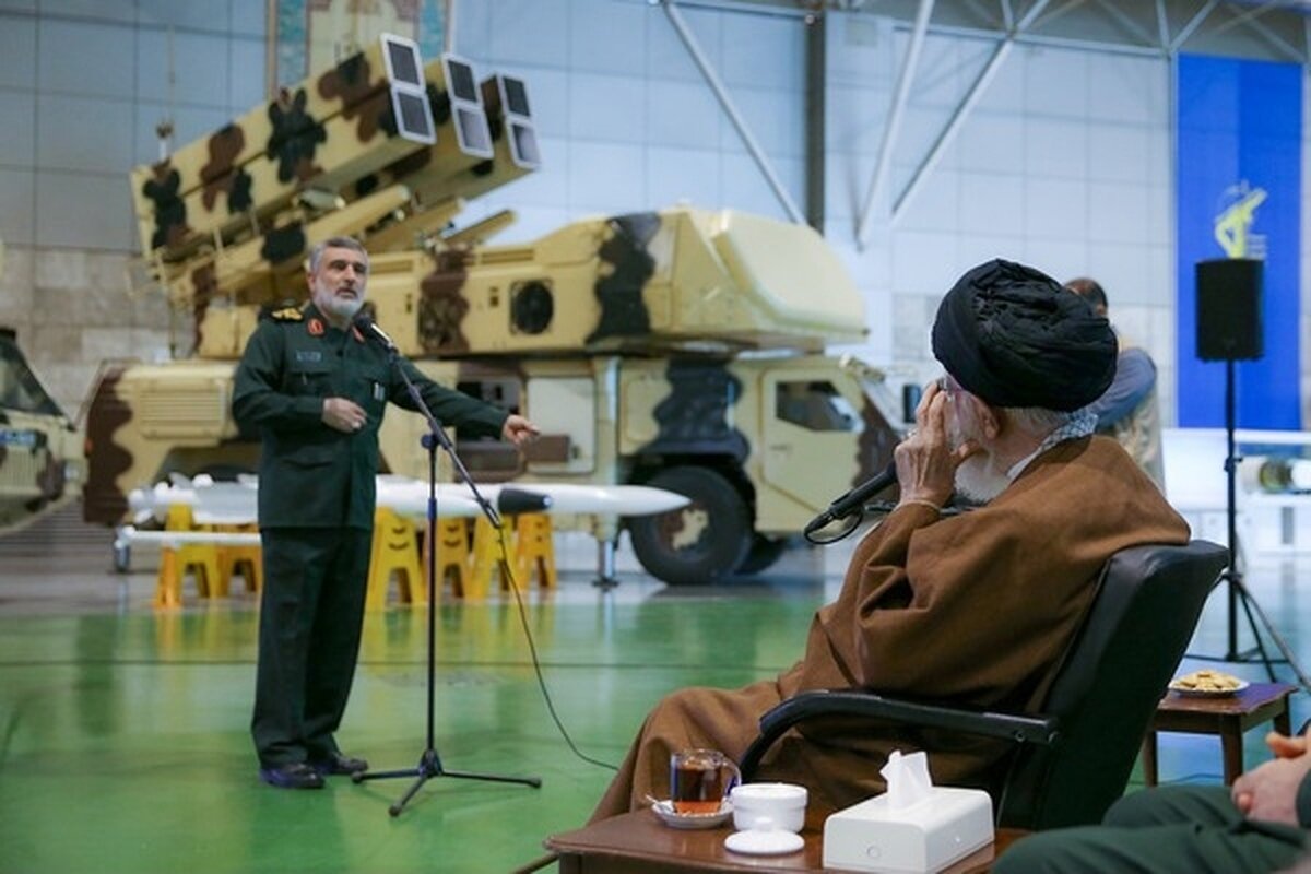 «ایران قوی» از نگاه رهبر شهید/ قنادباشی: موشک و پهپاد، ستونهای دکترین دفاعی رهبر شهید بودند/ ایران باید از یک کشور تحقیرشده به قدرت جهانی تبدیل شود