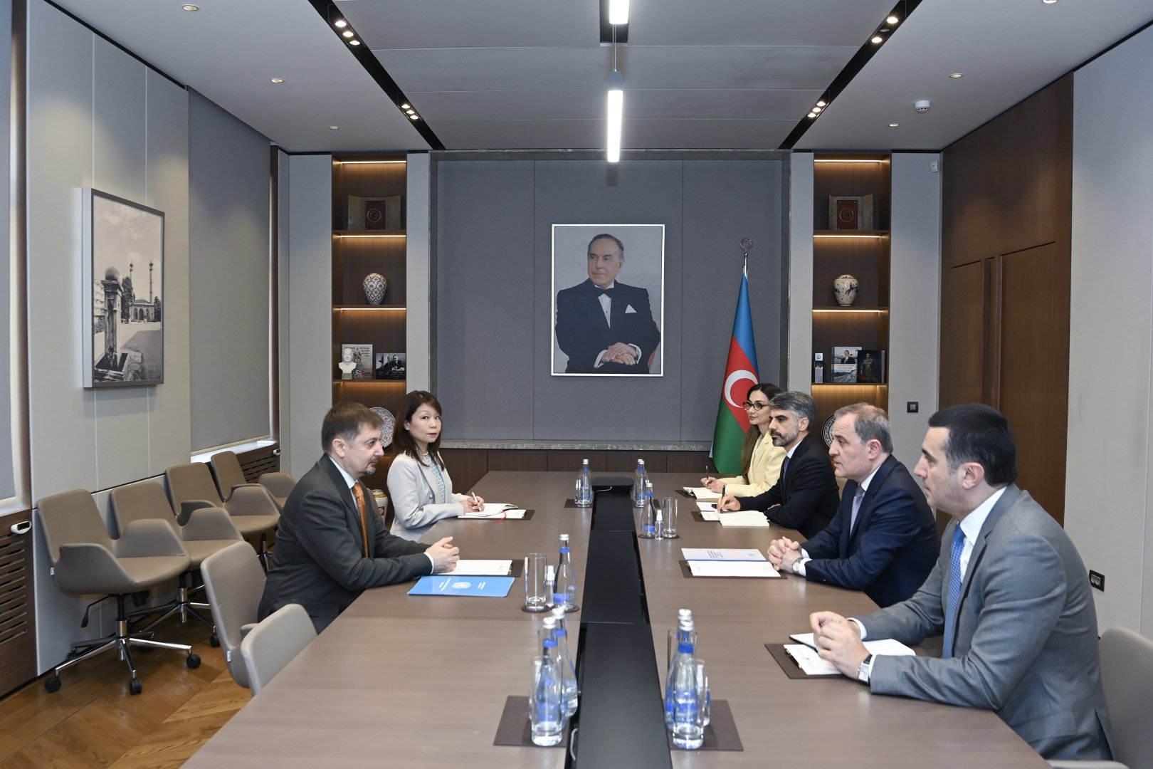 جیحون بایراموف با هماهنگ کننده مقیم جدید سازمان ملل در آذربایجان دیدار کرد