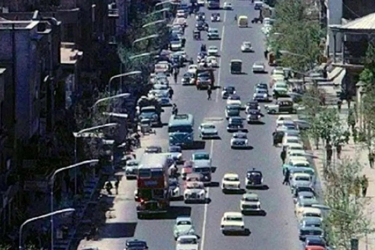 تصویری کمتر دیده شده از خیابان جمهوری تهران زمانی که سنگفرش بود؛ اوایل دهه ۳۰