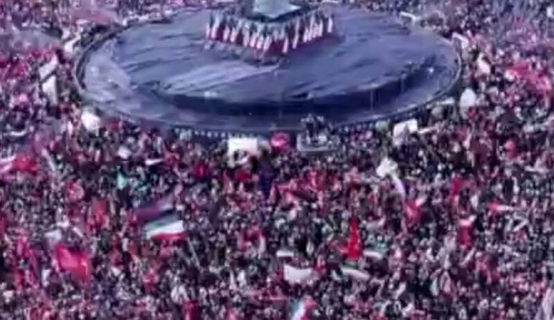 تشییع میلیونی نشان داد جمهوری اسلامی از پشتوانه مردمی برخوردار است!
