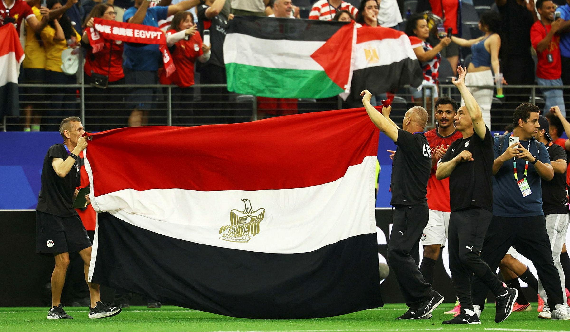 پس از ژست پرچم، مربی تیم مصر تاکید کرد: "بگذارید مردم فلسطین زندگی کنند"