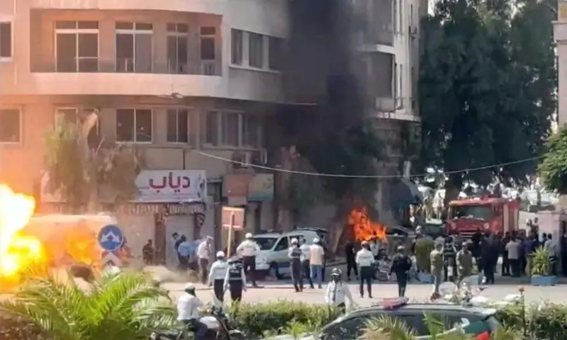 یک منبع امنیتی گفت صدای انفجارهایی در دمشق در جریان دیدار مکرون شنیده شد