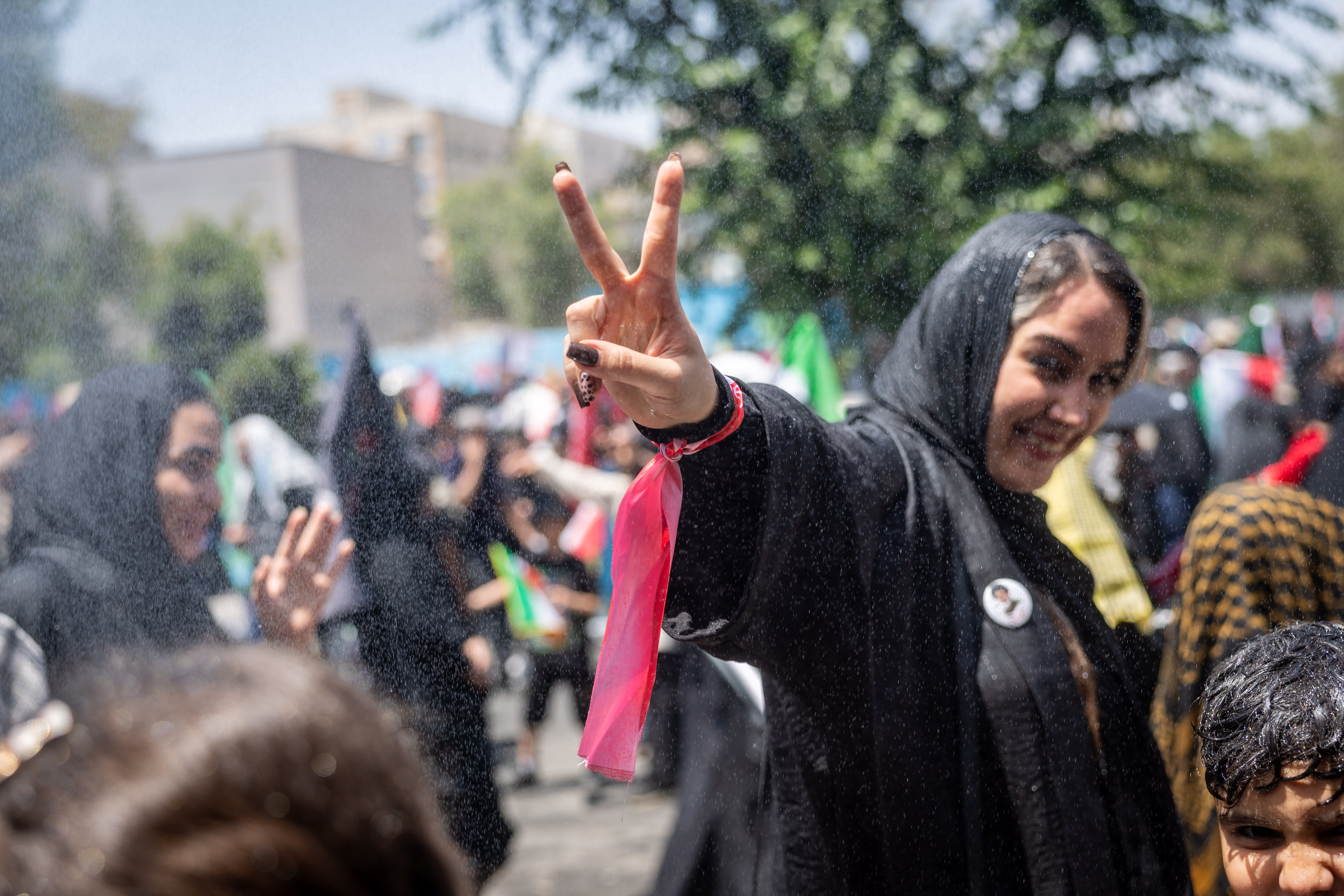 کارشناس می گوید دعوت ایران از نفوذگران غربی برای تشییع جنازه خامنه ای نشانه ضعف است