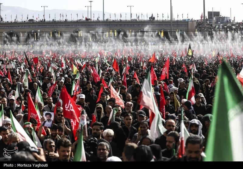 حیرت مجری عرب از تشییع میلیونی رهبر شهید ایران توسط مردم