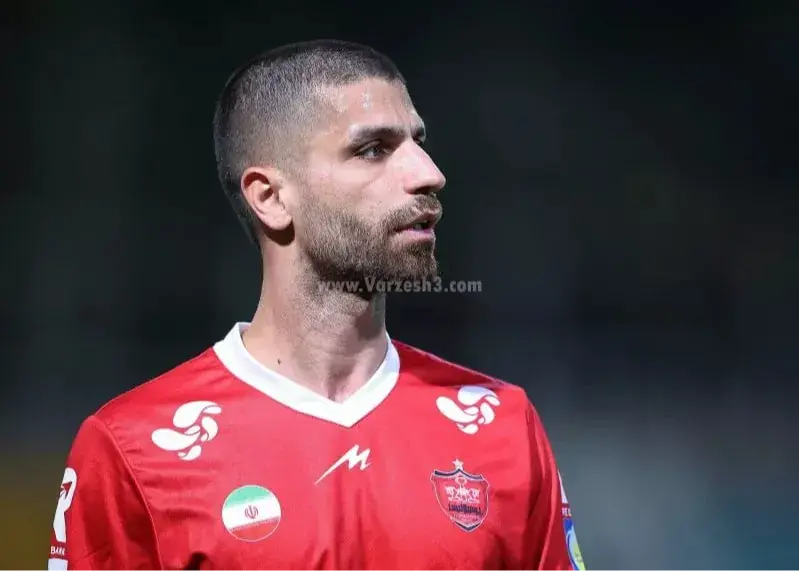 وداع با هافبک شماره 10؛/ جدایی یک هافبک دیگر از پرسپولیس قطعی شد!