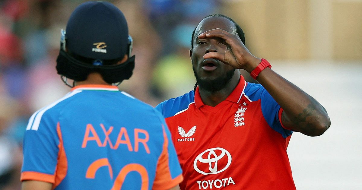 "Wickets در IPL بسیار آسان است": آرچر به ضرب و شتم های هند طعنه می زند