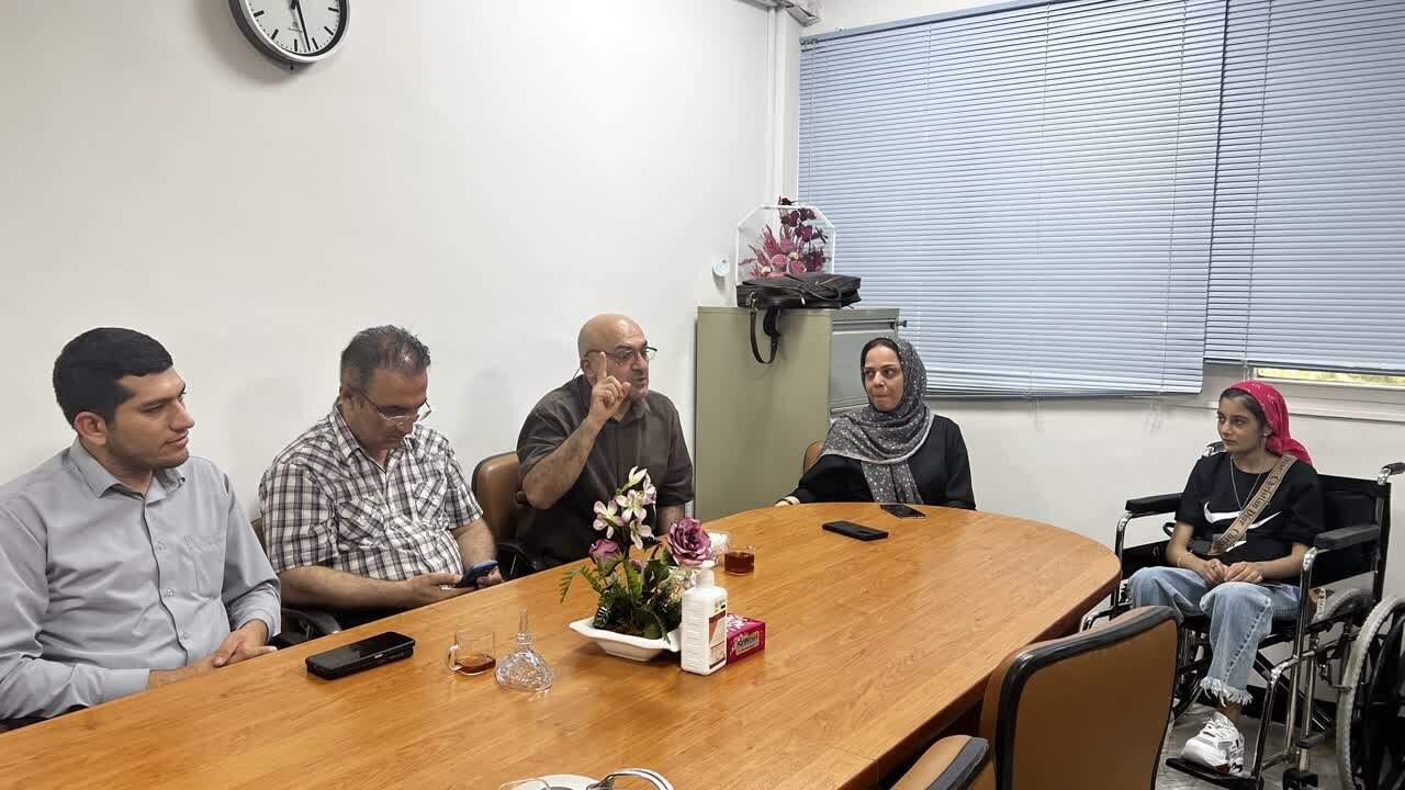 نارین پس از درمانهای تخصصی از بیمارستان بعثت سنندج ترخیص شد