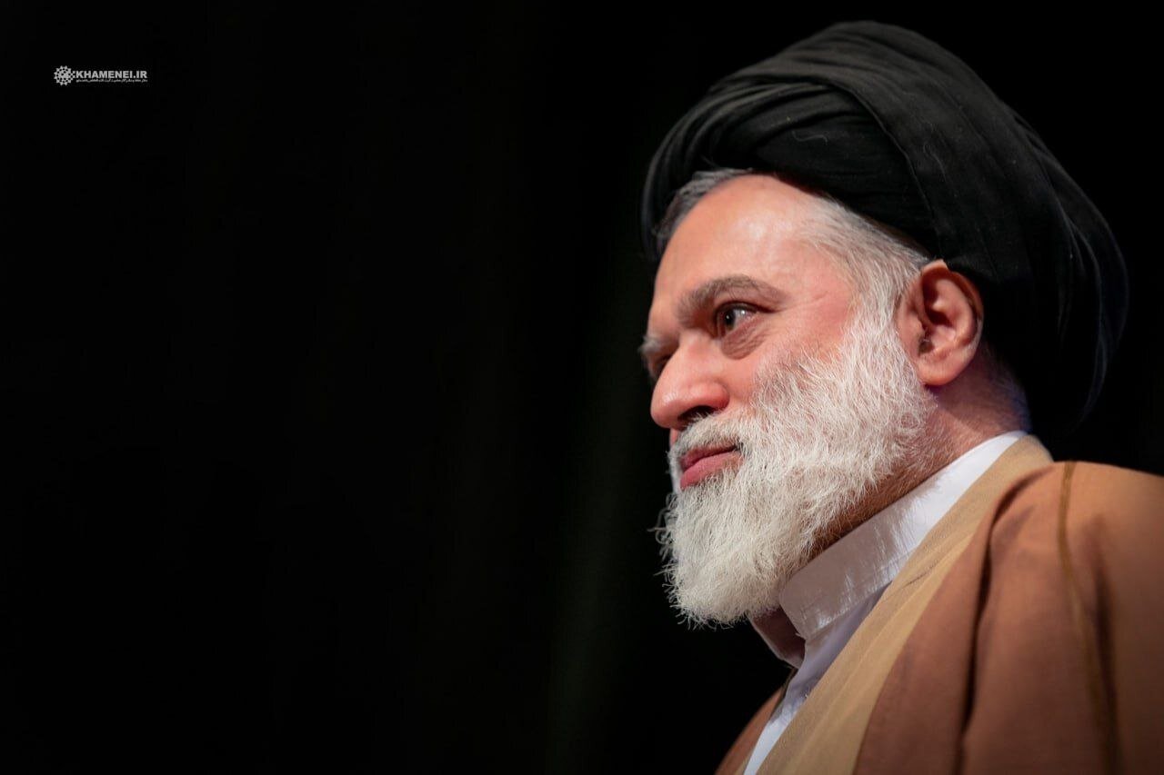 عکسی از فرزند ارشد رهبر انقلاب در کنار فرزندان آیتالله سیستانی