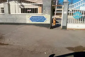 وقتی کارخانهها بیدارند، درمانگاههای قزوین تعطیل میکنند/ کارگران شیفت شب پشت درهای بسته ماندند!