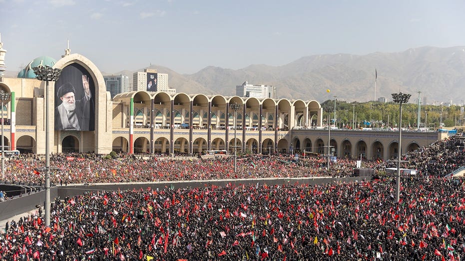 با حملات آمریکا، مقام ایرانی تهدید کرد که جمهوری اسلامی سیلی سختی خواهد زد.
