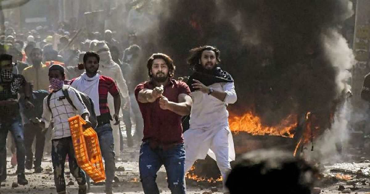 پلیس حکم دادگاه مبنی بر اعطای تخم مرغ را به چالش می کشد، تلویزیون به شورش های دهلی متهم شاهرخ