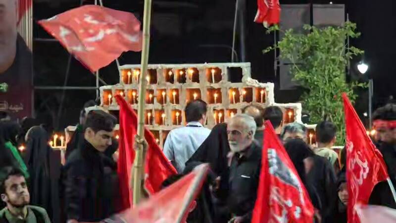 فیلم/ شامغریبان رهبر شهید در سطح شهر مشهد