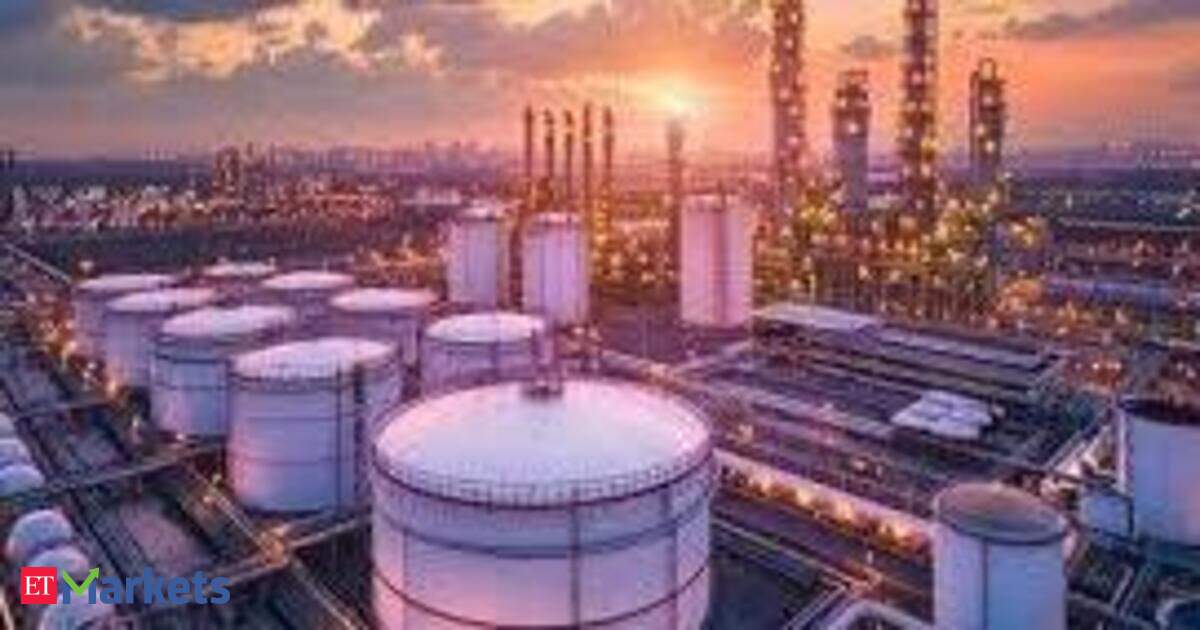 بازار جهانی: پالایشگاه های آسیایی علیرغم کاهش قیمت عربستان به نفت ارزان خلیج فارس روی می آورند