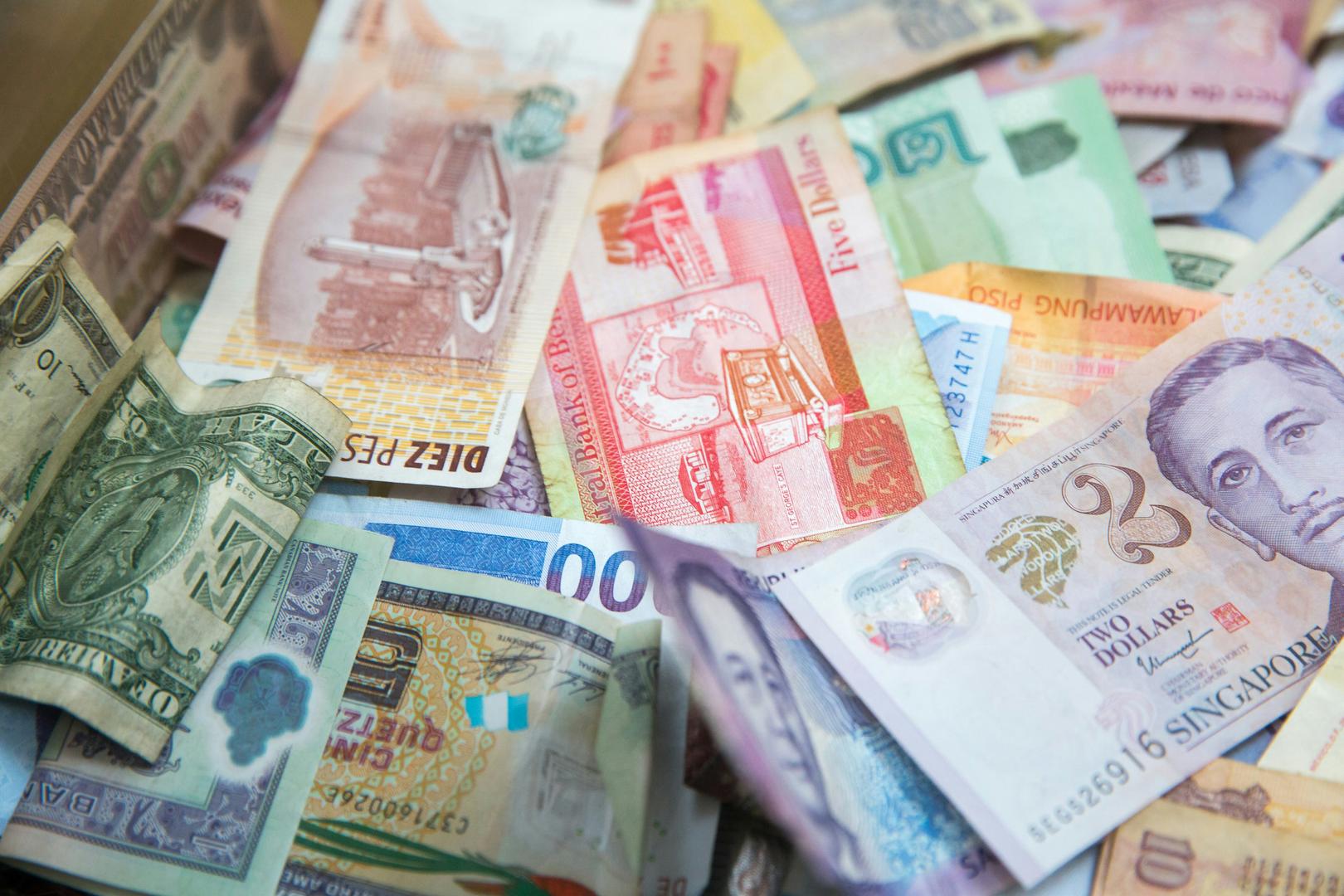 انشعاب بی سر و صدا بیت کوین: دلار قوی است، با افزایش ین به دلیل ترس از مداخله، در ین عقب مانده است.