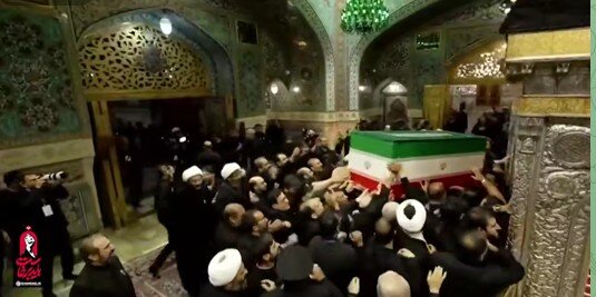 عکسی از سیدحسن خمینی و فرزند سیدحسن نصرالله در حرم رضوی