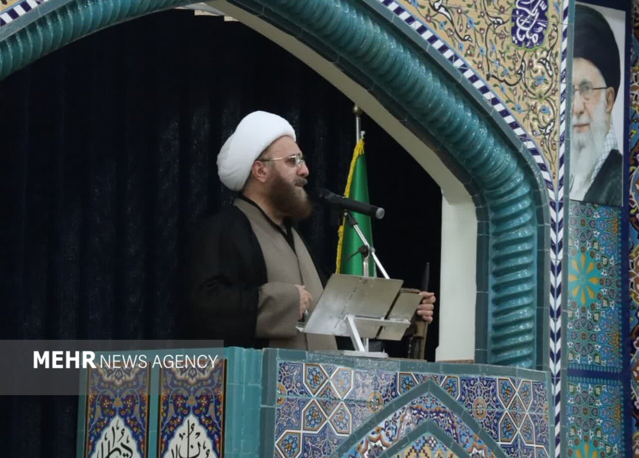 امام جمعه فومن: حجاب سدی محکم در برابر تهاجمات رنگارنگ دشمنان است