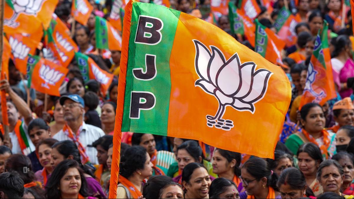 حمله BJP به راهول گاندی به دلیل لغو تجمعات دانشجویی و مدعی است که او در خارج از کشور تعطیلات خود را می گذراند.
