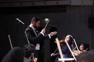 چرا آموزشگاهها از دادن مالیات معاف نیستند؟ / «رتوریک» شهریورماه روی صحنه میرود