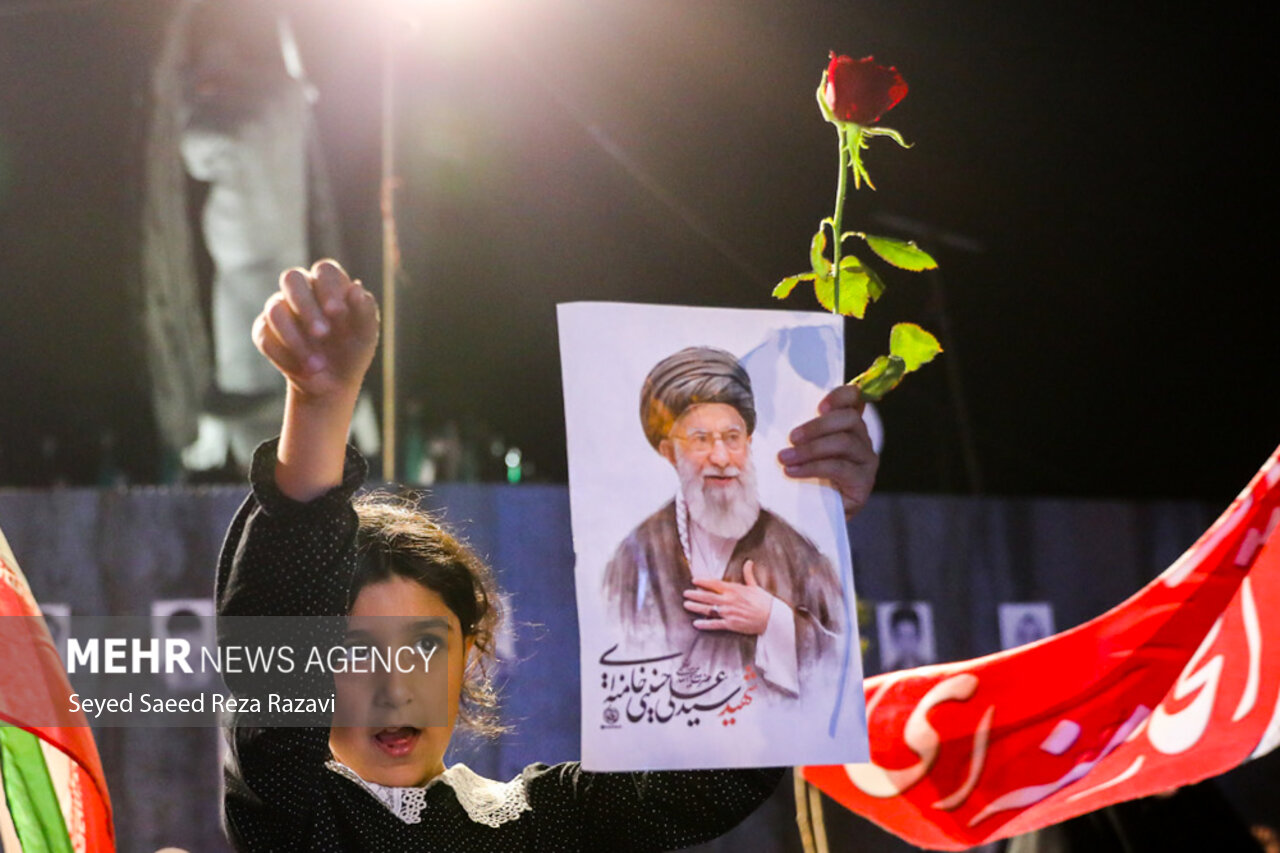 بزرگداشت «امام مجاهد شهید» در میدان انقلاب تهران