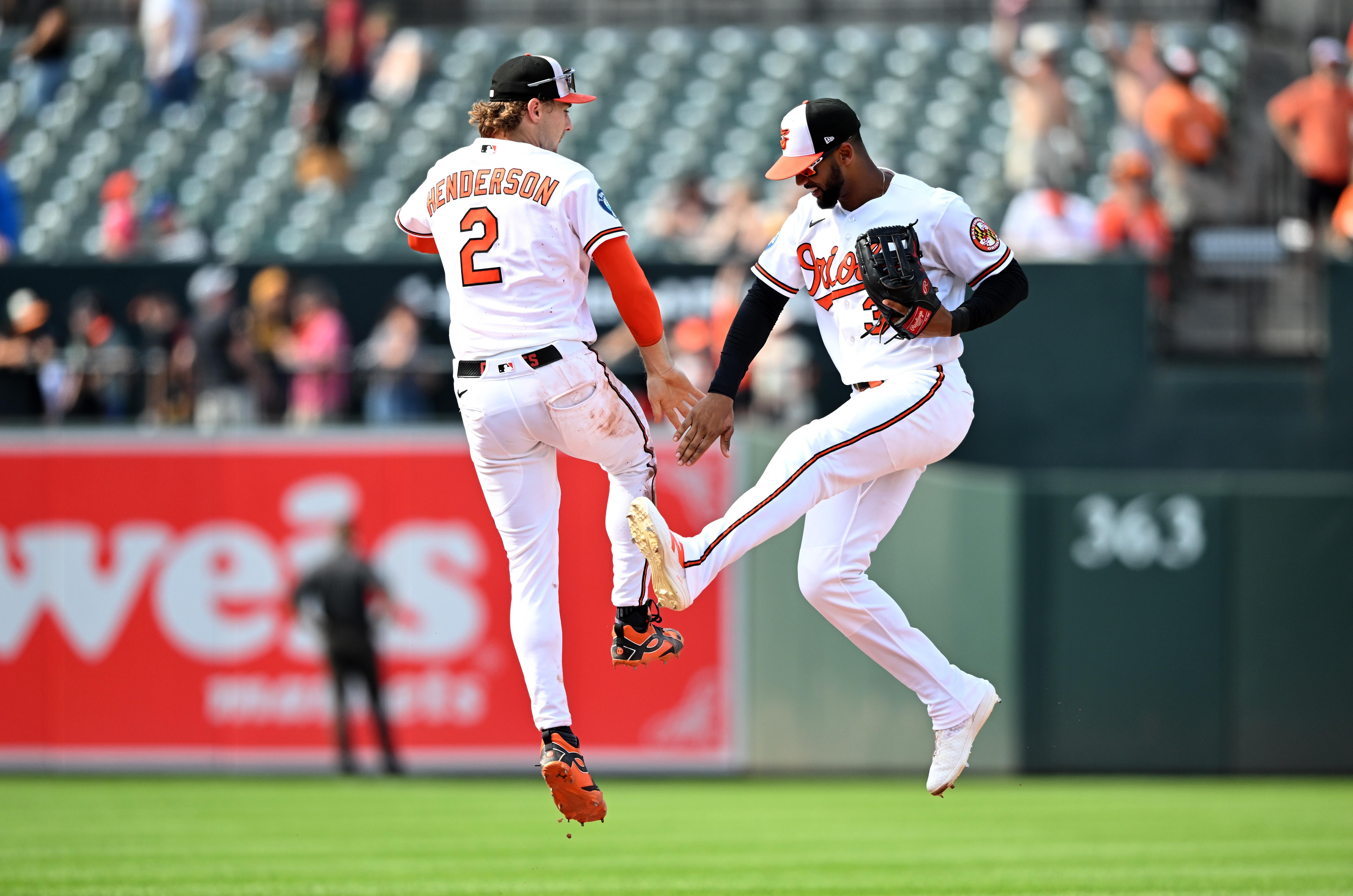 Orioles در نهایت چهار پیاپی در تکمیل رفت و برگشت رویالز پیروز شد