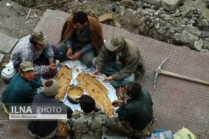 کارگری که ۲۲ میلیون تومان حقوق میگیرد، چطور ۳۰ میلیون کرایه خانه بدهد؟/ کارگران پول خرید دارو ندارند