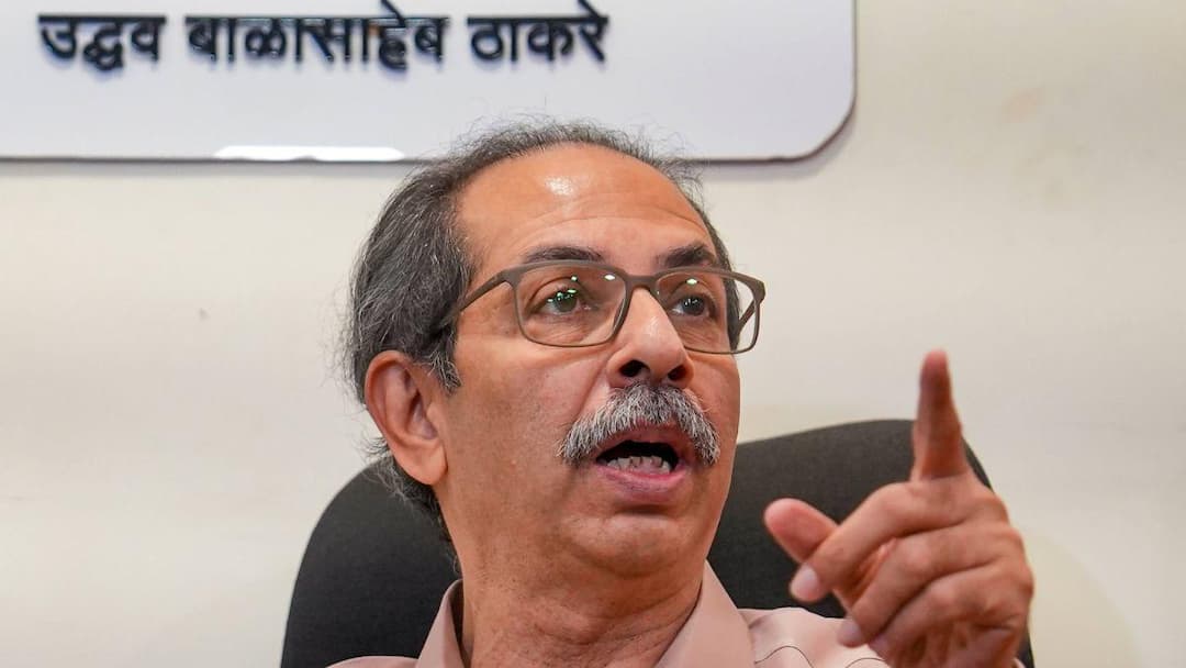 Uddhav Thackeray از اعتراض CJP به دلیل بی نظمی در امتحان حمایت می کند و از وانگچوک می خواهد به اعتصاب غذا پایان دهد