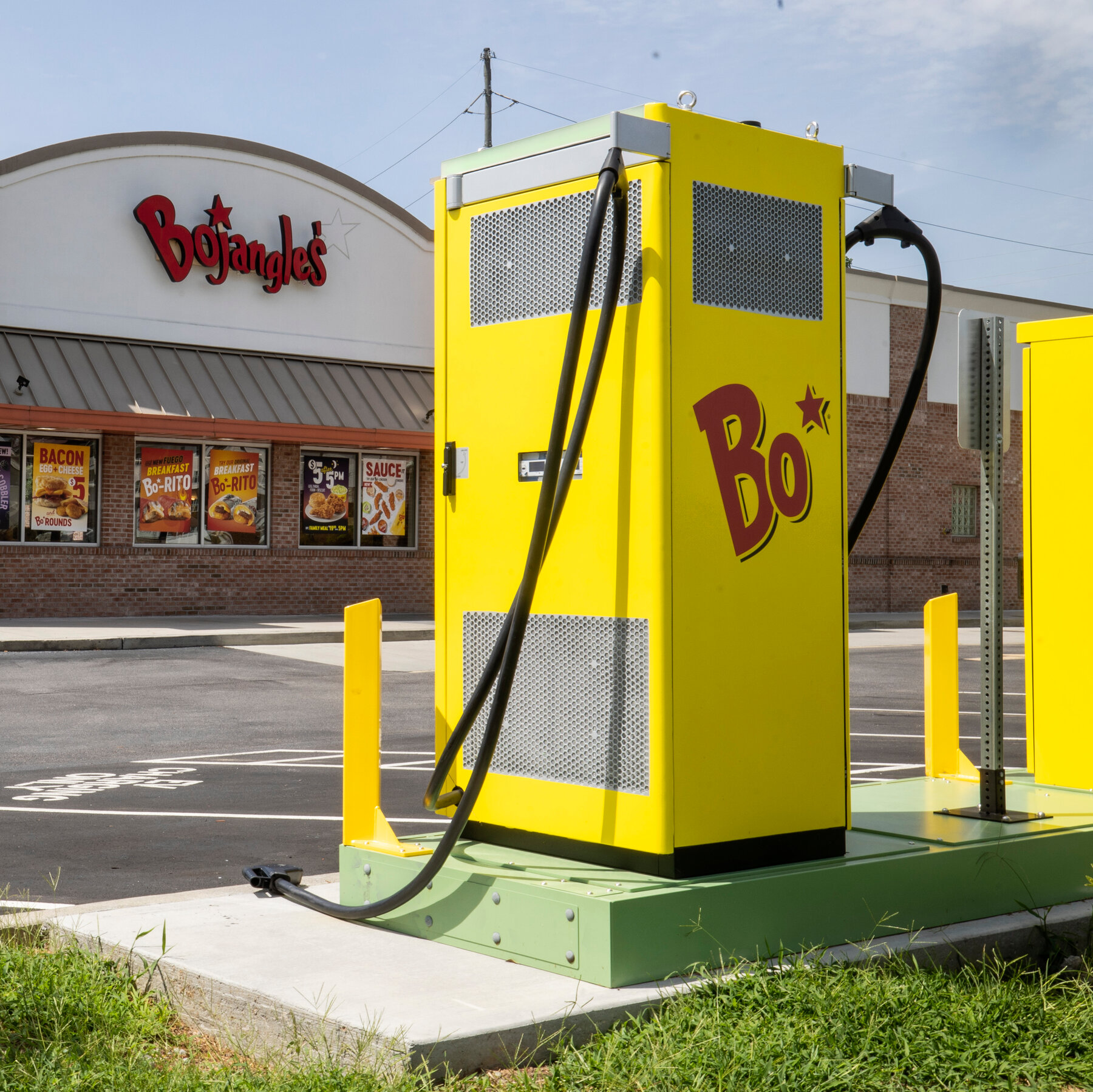 U.S. Electric Vehicle Sales are Down but E.V. شارژرها در حال رونق هستند