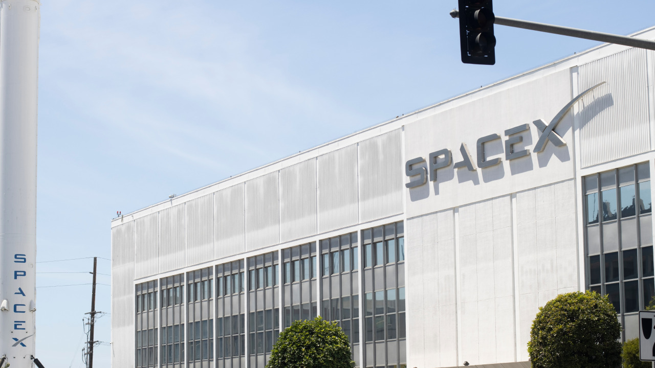 مارک یوسکو ارزش 2 تریلیون دلاری SpaceX را با Dogecoin مقایسه می کند و هشدار می دهد که انقضای قفل می تواند باعث فروش عمیق تر شود.