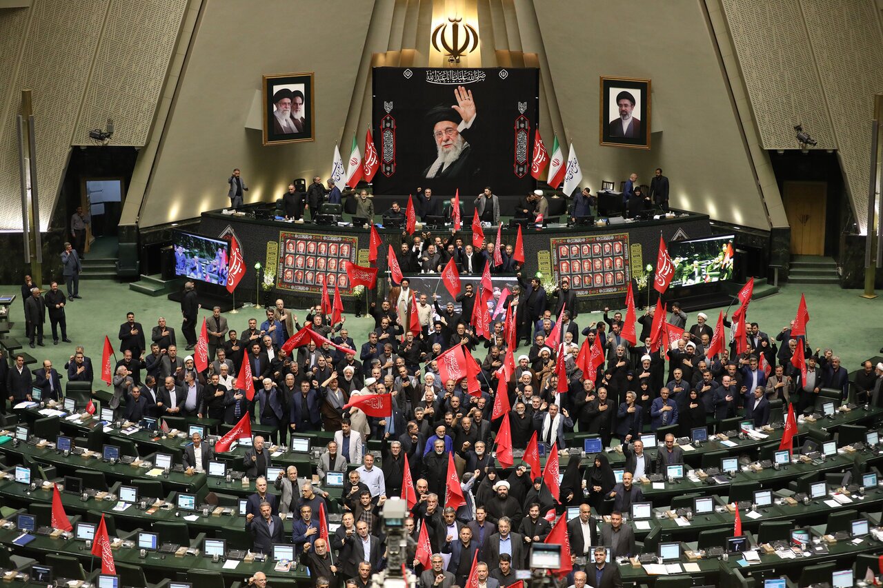 برگزاری جلسه علنی مجلس/ اعلام وصول طرح مربوط به تنگه هرمز