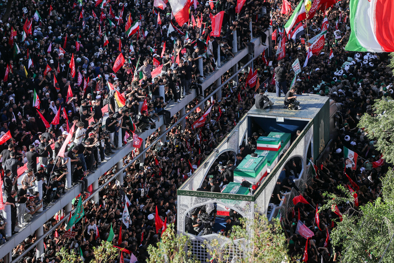 ببینید | توضیحات استاندار تهران از دلیل تغییر مسیر ناگهانی در مراسم بدرقه پیکر شهدا از تهرانپارس به آزادی