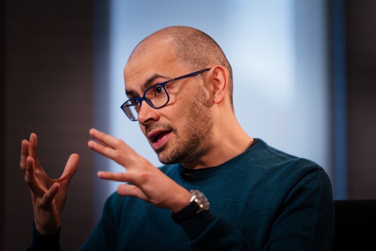 مدیر عامل DeepMind خواستار یک نهاد استاندارد مستقل برای تنظیم هوش مصنوعی مرزی است