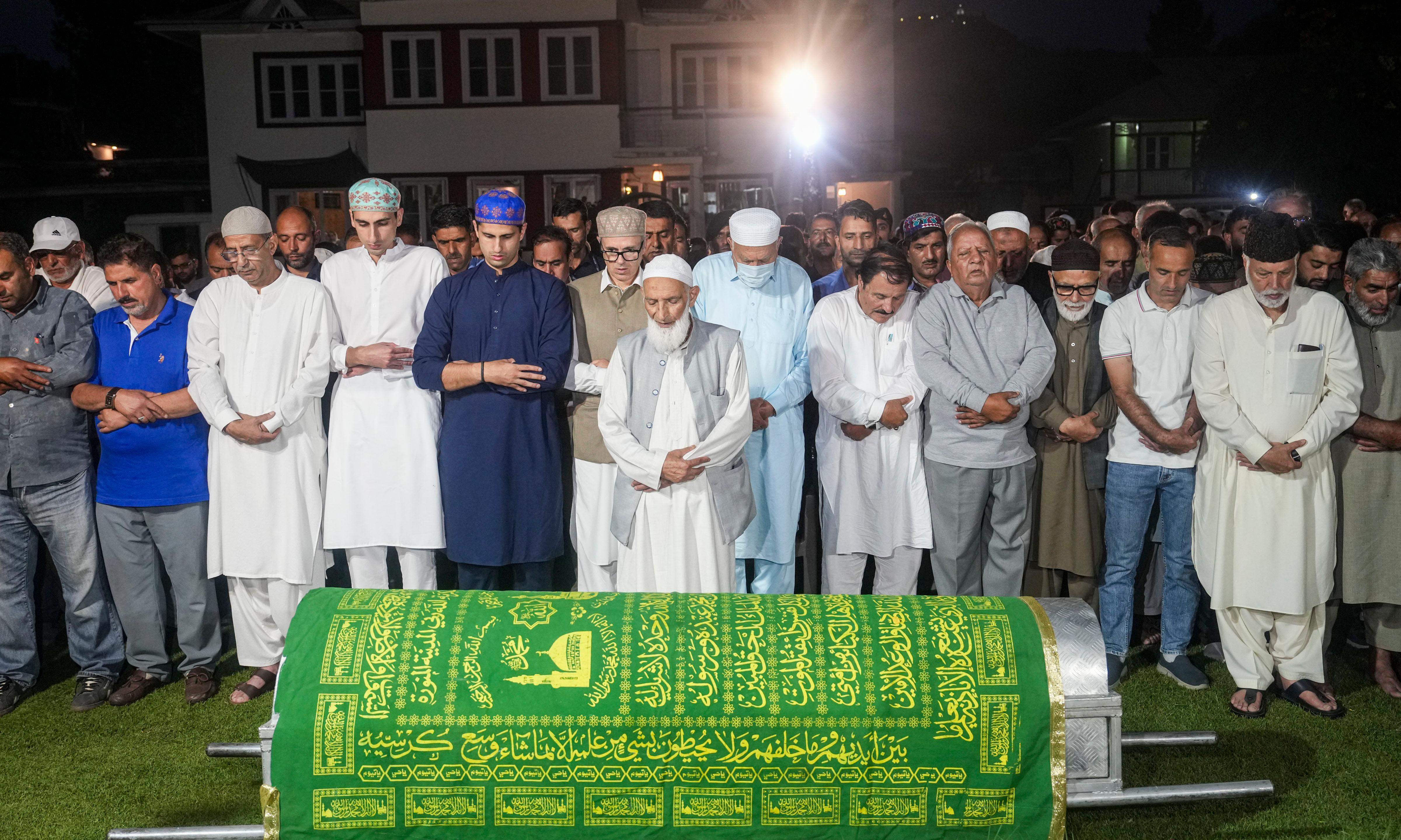 J&K CM تغییر در طرح اعتراض دولت دهلی پس از مرگ عمو را رد کرد