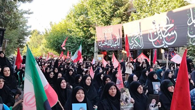 برگزاری اجتماع بزرگ زینبیون در سلماس + تصاویر