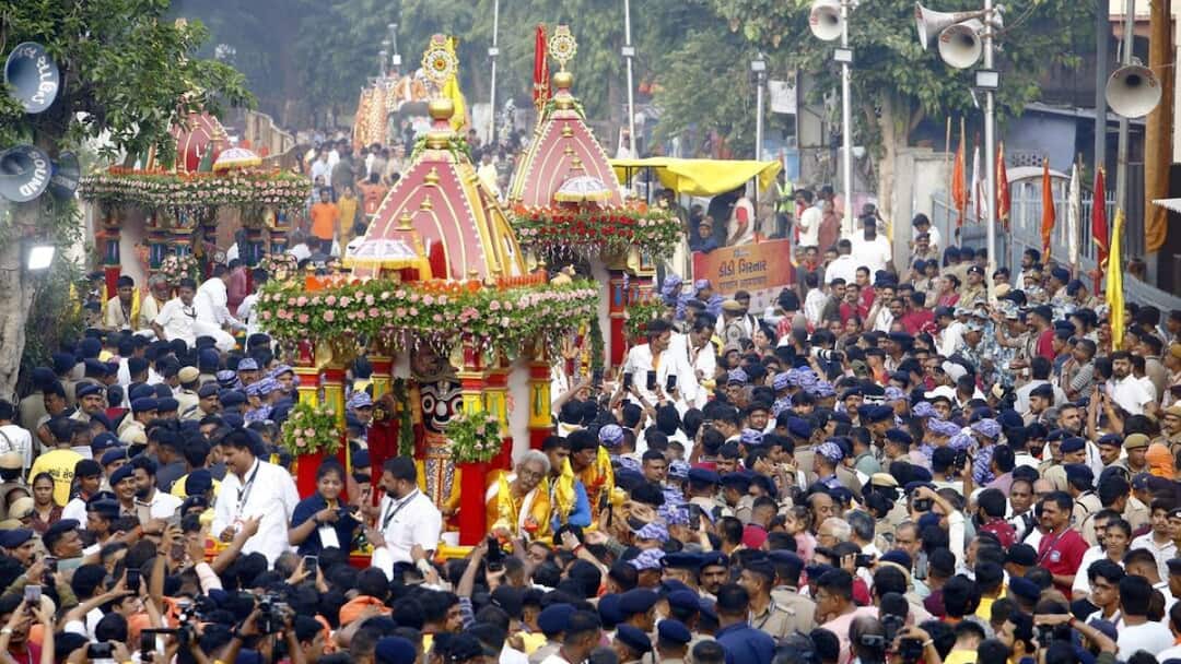 Jagannath Rath Yatra 2026: Millions Brave Heavy Rains In Puri برای جشنواره ارابه نه روزه، ویدیوها ویروسی می شوند